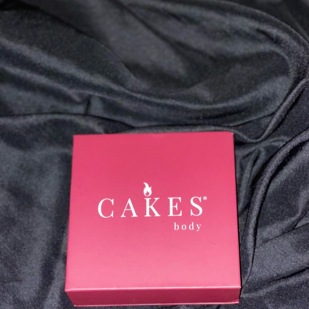 Cakes “sticky” circles